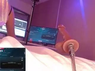 triannab on CamSoda 
