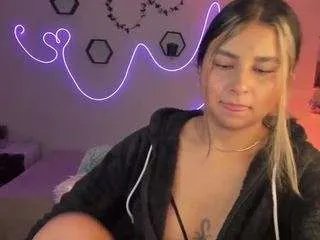 Offline tyana-b on CamSoda