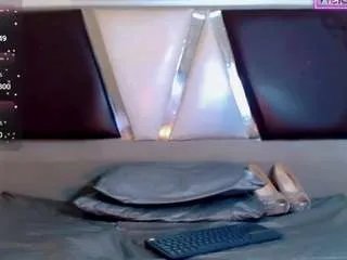 Freechat valentina-kiss on CamSoda