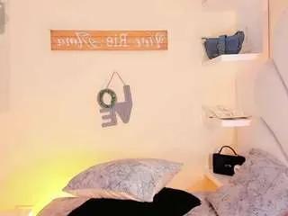 Freechat valentinamarinn on CamSoda