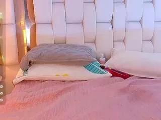 valkiria-moore on CamSoda 