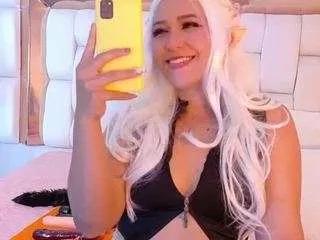 valkiria-moore on CamSoda 