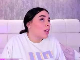 veroniica-lodgee on CamSoda 