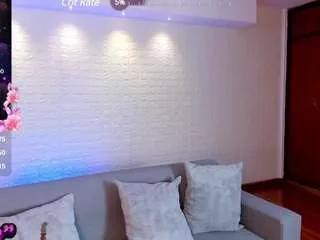 victoria-mooree on CamSoda 
