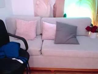 Freechat victorialeia on CamSoda