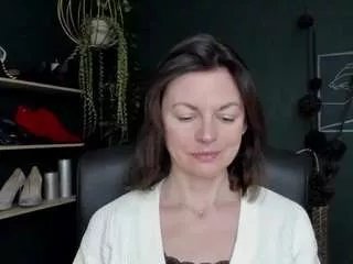 Freechat viviankiss on CamSoda