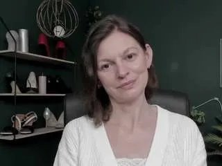 Freechat viviankiss on CamSoda