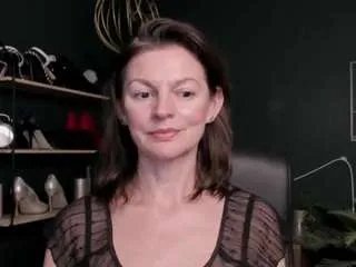 Freechat viviankiss on CamSoda