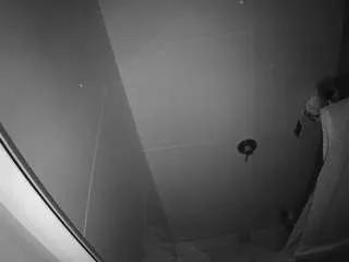 Freechat voyeurcam-casa-salsa-bathroom-10 on CamSoda