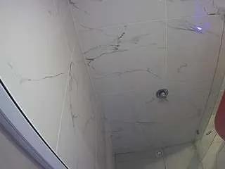 Freechat voyeurcam-casa-salsa-bathroom-10 on CamSoda