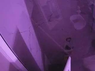 Freechat voyeurcam-casa-salsa-bathroom-10 on CamSoda