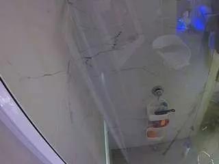 Freechat voyeurcam-casa-salsa-bathroom-10 on CamSoda