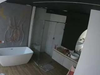 Freechat voyeurcam-casa-salsa-bathroom-4 on CamSoda
