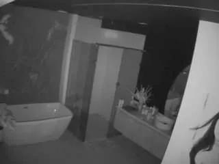 Freechat voyeurcam-casa-salsa-bathroom-4 on CamSoda