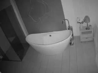 voyeurcam-casa-salsa-bathroom-5
