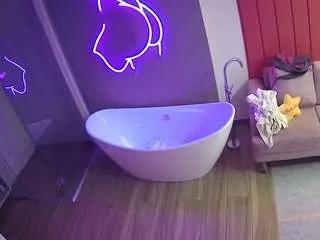 Freechat voyeurcam-casa-salsa-bathroom-5 on CamSoda
