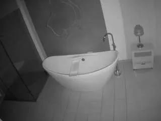 Freechat voyeurcam-casa-salsa-bathroom-5 on CamSoda