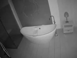 Freechat voyeurcam-casa-salsa-bathroom-5 on CamSoda