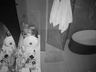 Freechat voyeurcam-casa-salsa-bathroom-6 on CamSoda