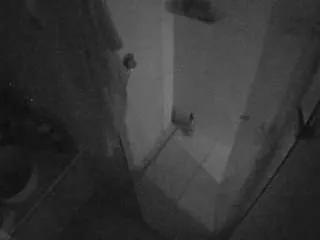 voyeurcam-casa-salsa-bathroom-7 on CamSoda 