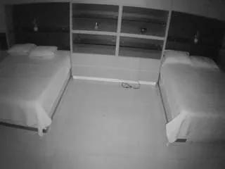 voyeurcam-casa-salsa-versus-room on CamSoda 