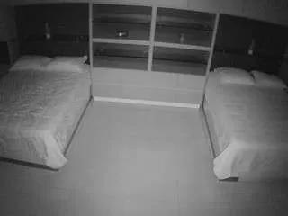 voyeurcam-casa-salsa-versus-room on CamSoda 