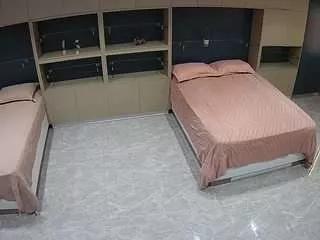 voyeurcam-casa-salsa-versus-room on CamSoda 