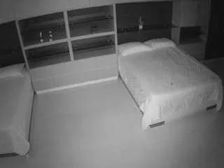 voyeurcam-casa-salsa-versus-room on CamSoda 