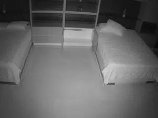 voyeurcam-casa-salsa-versus-room on CamSoda 