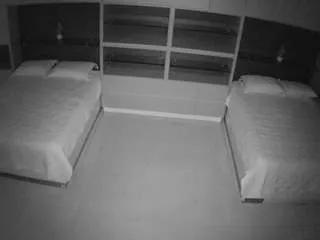 voyeurcam-casa-salsa-versus-room on CamSoda 