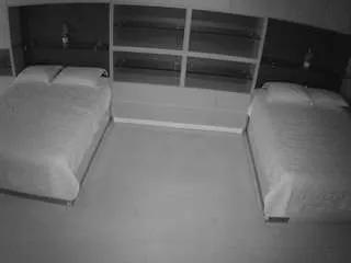 voyeurcam-casa-salsa-versus-room on CamSoda 