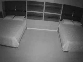 voyeurcam-casa-salsa-versus-room on CamSoda 