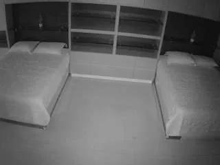 voyeurcam-casa-salsa-versus-room on CamSoda 