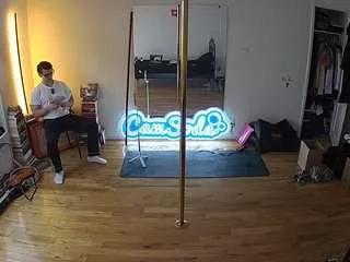 voyeurcam-celticiron-01 on CamSoda 