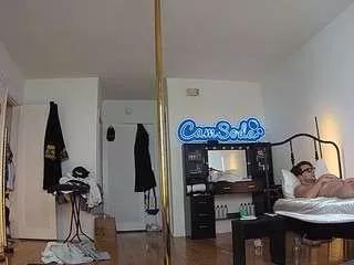 voyeurcam-celticiron-02 on CamSoda 