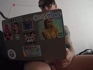 voyeurcam-celticiron-02 on CamSoda 