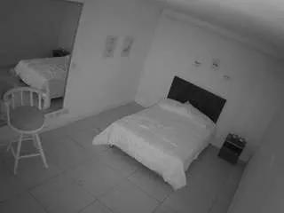 voyeurcam-jb-gloryhole on CamSoda 