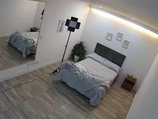 voyeurcam-jb-gloryhole on CamSoda 