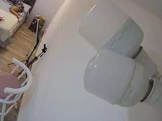 voyeurcam-jb-gloryhole on CamSoda 