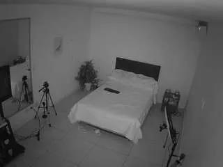 voyeurcam-jb-gloryhole on CamSoda 