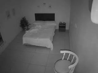voyeurcam-jb-gloryhole on CamSoda 