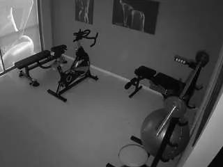 voyeurcam-jb-gym on CamSoda 