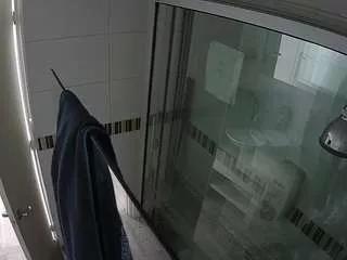 voyeurcam-jb-shower-1 on CamSoda 