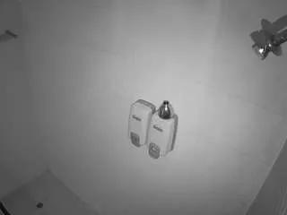 voyeurcam-jb-shower-11 on CamSoda 