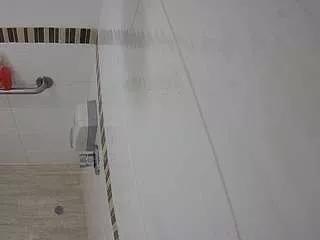 voyeurcam-jb-xfollow-shower on CamSoda 