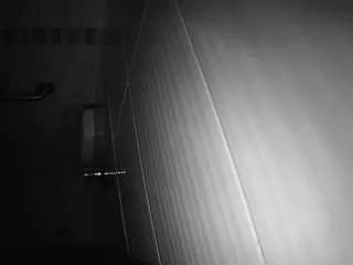 voyeurcam-jb-xfollow-shower on CamSoda 