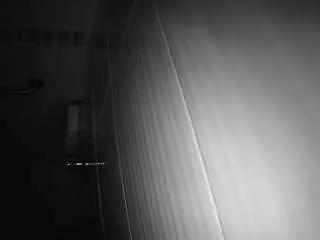 voyeurcam-jb-xfollow-shower on CamSoda 