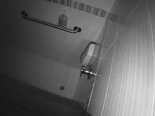 voyeurcam-jb-xfollow-shower on CamSoda 