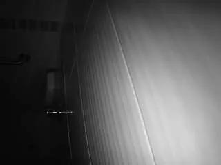 voyeurcam-jb-xfollow-shower on CamSoda 