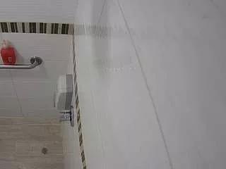 voyeurcam-jb-xfollow-shower on CamSoda 